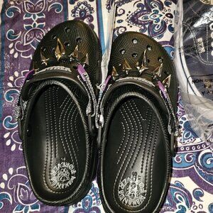 Black Panther Crocs